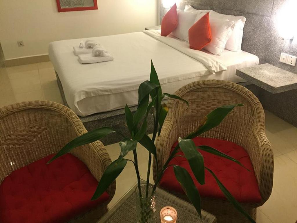 K9 Riverside Hotel Phnom Penh Room photo